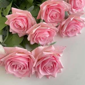 Rosa Artificial Realista de Alta Calidad con Tacto Real, Flores de Rosa Hidratantes para Mesa - Product Image 1
