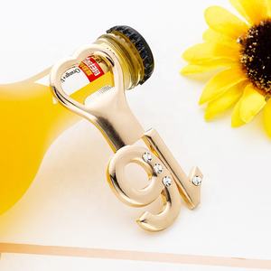 Coloré diamant or métal bière tire-bouchon 16e anniversaire fête faveur en alliage de <span class=keywords><strong>Zinc</strong></span> ouvre-bouteille acrylique paquet pour joyeux anniversaire - Product Image 6