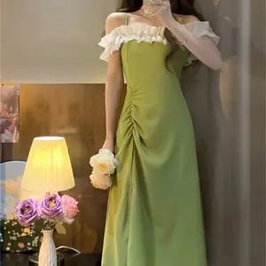 Abito verde con bretelle senso del design estivo da donna, gonna divisa sexy di fascia alta francese di nicchia Coldker