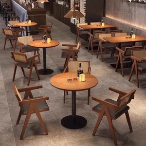 Conjunto de Mesa y Sillas de Bar Estilo Retro, Material PU, Diseño Moderno, Personalizado para Pequeños Bares, Cafeterías, Restaurantes Occidentales - Product Image 5