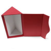 ROGOOD Boîte cadeau élégante de forme triangulaire rouge avec fermeture magnétique pour l'emballage de parfums et de lunettes, en papier de qualité supérieure P1343
