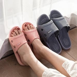 Sandales d'été en PVC imperméables, respirantes et antidérapantes pour femmes, idéales pour la maison, la douche, la réflexologie et le soin des pieds. - Product Image 2