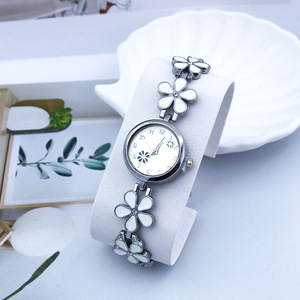 นาฬิกาข้อมือผู้หญิงลายดอกไม้สุดนิยมปี 2026 นาฬิกาควอตซ์ผู้หญิง - Product Image 6
