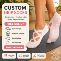 Chaussettes de sport antidérapantes pour femmes, avec sangles croisées, pour yoga, barre, ballet, pilates, de marque de luxe, avec logo, chaussettes personnalisées tendance