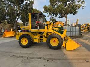 Cargador de ruedas diésel Komatsu WA100 usado Original de alta calidad, núcleo en excelentes condiciones de trabajo, incluye Bomba De Motor a la venta - Product Image 3