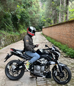 Benelli TNT 600i 600cc Moto Stradale a Quattro Cilindri in Linea: Conveniente e di Grande Valore - Product Image 6