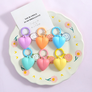 พวงกุญแจรูปหัวใจเคลือบสีลูกกวาด ดีไซน์หน้ายิ้ม สำหรับผู้หญิง - Product Image 1