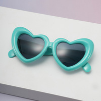 Vente en gros de lunettes de soleil d'été pour enfants en forme de coeur rose mignon et coloré pour enfants