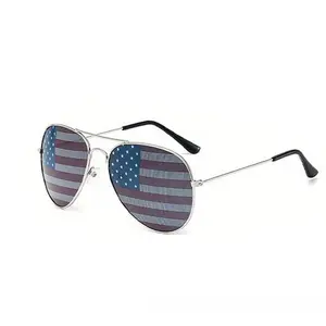 Gafas de Sol de Aviador PESENAR con Estilo Patriótico, Diseño de Bandera de EE. UU., Marco Metálico Plateado, Lentes Reflectantes con Bandera, para el 4 de Julio y <span class=keywords><strong>Elecciones</strong></span> - Product Image 1