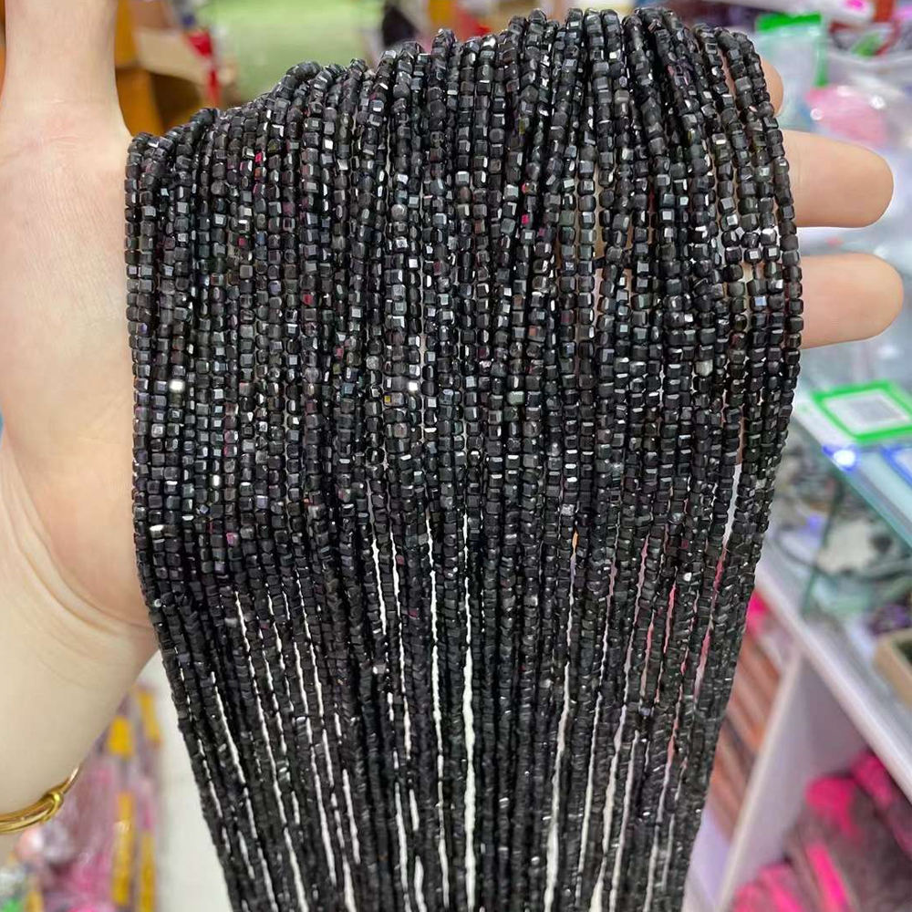 หินออบซิเดียนสีดำ