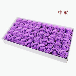 Bouquet de fleurs de savon à trois niveaux avec des fleurs artificielles de rose et de nénuphar pour la Saint-Valentin - Product Image 4