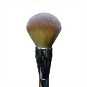 Ensemble de pinceaux à blush vegan en poils synthétiques doux de marque Beauty Planet, grand pinceau à poudre pour le visage - Product Image 3