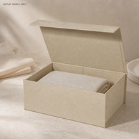 Boîte cadeau pliable texturée beige personnalisée avec couvercle à charnière pour l'emballage de produits de vente au détail, vêtements, cosmétiques, bijoux et coffrets cadeaux