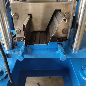 Máquina de fabricación de tubos de canalón de metal de Venta caliente, máquina de fabricación de canalón de colección de tuberías de agua de lluvia - Product Image 1