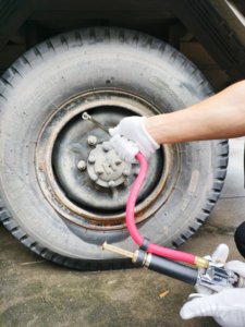 Manomètre à pneus tout en métal avec tuyau anti-explosion épais -20 ℃ ~60 ℃   Résistant aux conditions d'atelier difficiles Prix de gros - Product Image 6
