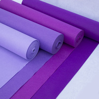 Einweg-Teppich aus Polyester in Rot, Modern und Minimalistisch, Akupunkturgeeignet, Vakuumreinigbar, für Hochzeiten und Ausstellungen
