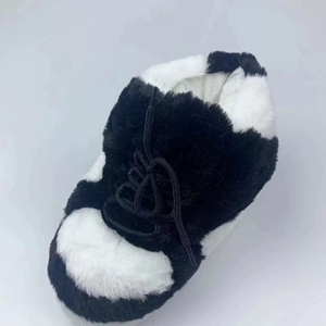 Femme Femme <span class=keywords><strong>Homme</strong></span> <span class=keywords><strong>Homme</strong></span> <span class=keywords><strong>Homme</strong></span> Couple Fluffy Fuzzy Plush Indoor Home Stuffed Trainer Sneaker Pantoufles avec semelle antidérapante - Product Image 2