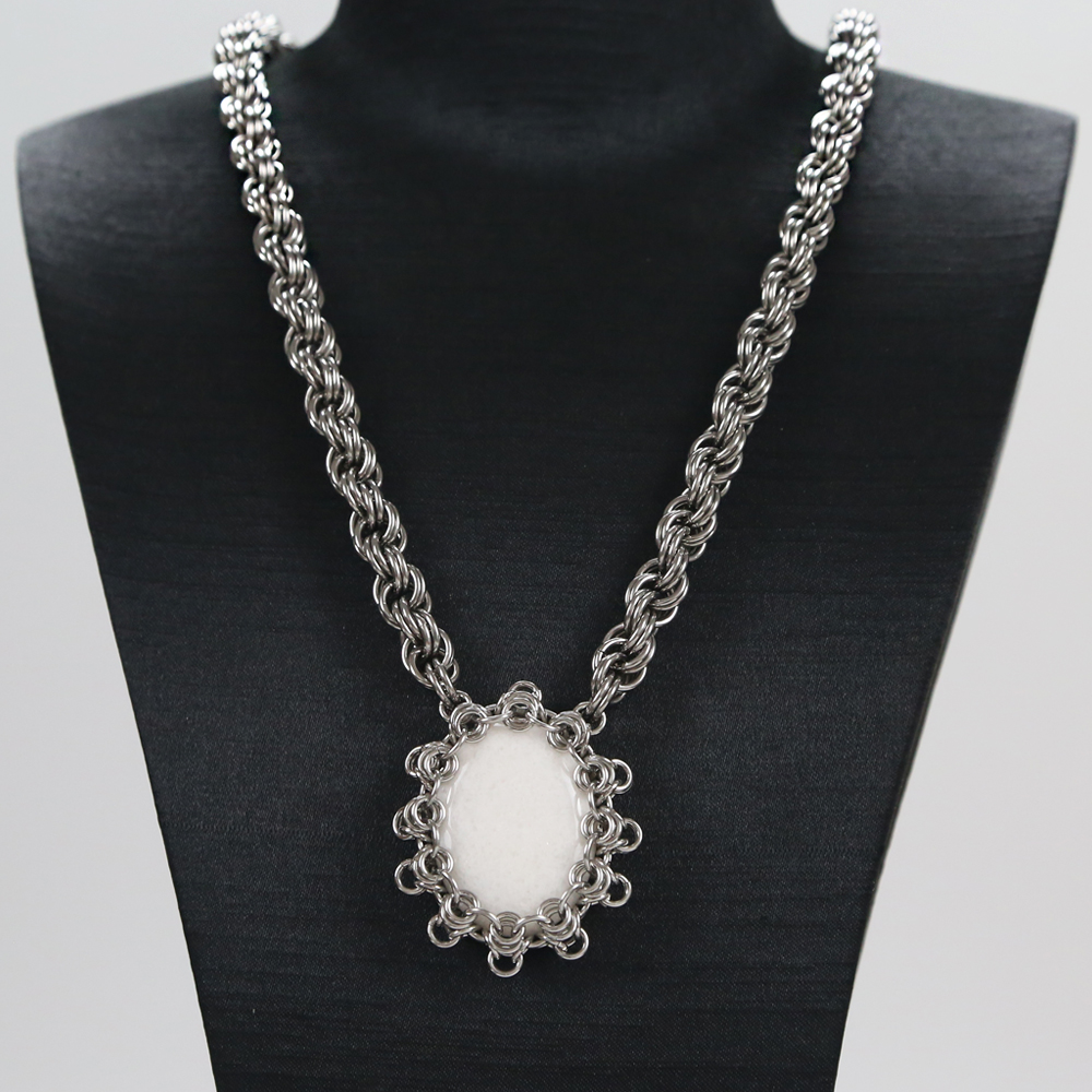 Collar de ágata blanca