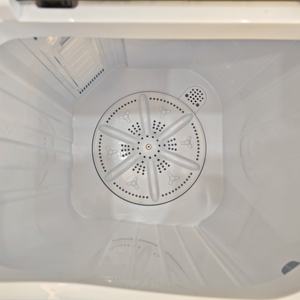 <span class=keywords><strong>Machine</strong></span> <span class=keywords><strong>à</strong></span> <span class=keywords><strong>laver</strong></span> électrique compacte semi-automatique <span class=keywords><strong>à</strong></span> double baignoire de <span class=keywords><strong>7kg</strong></span> avec fonctions de séchage par rotation <span class=keywords><strong>à</strong></span> double tambour Utilisation de l'hôtel domestique Prise américaine - Product Image 5