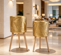 Pot de plante sur trépied à motif de feuilles, jardinière cylindrique sur pieds en bois, plante décorative d'intérieur et d'extérieur