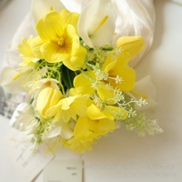 Buket Bunga Tulip Calla Lily Daisy Sutra Mewah Yi Yage SH264 Warna Putih dan Kuning untuk Pernikahan & Pendaftaran Nikah