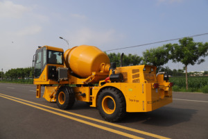 Camions malaxeurs à <span class=keywords><strong>béton</strong></span> portables auto-chargeurs de 3,5 <span class=keywords><strong>m3</strong></span> à 4,0 <span class=keywords><strong>m3</strong></span> à vendre - Product Image 5