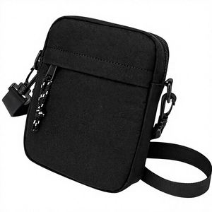 Bolsa transversal de hombro de diseño exclusivo en juta y cáñamo puro unisex, hecha de cáñamo del Himalaya y algodón ideal. - Product Image 4