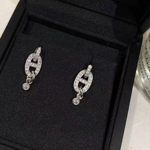 Élégantes boucles d'oreilles pendantes en argent S925 avec strass en forme de nez de cochon, micro-pavées de zircon, géométriques, pour femme, idéales pour les soirées - Product Image 4