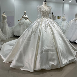 Robe de mariée princesse à col en V et manches longues pour femme, en dentelle avec traîne, jolies robes de mariée Xs068 - Product Image 2