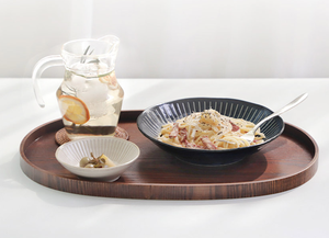 Assiette creuse en céramique à rayures verticales de style nordique, grande capacité, résistante à la chaleur, pour soupes, salades et pâtes, vente en gros - Product Image 2