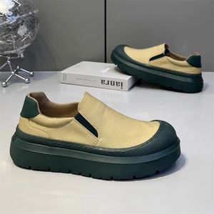 รองเท้าผู้ชายแบบสวม พื้นนุ่ม น้ำหนักเบา สไตล์มินิมอล กันลื่น ระบายอากาศได้ดี เหมาะสำหรับวิ่งช้าๆ และเดินเล่นสบายๆ - Product Image 4