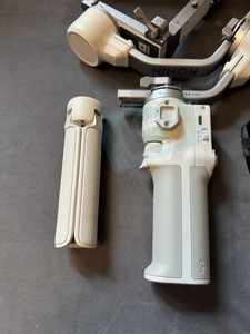Gimbal Profesional HFT RS 4 Mini para Cámara, Compatible con V5.1, 13 Horas de Duración de Batería, Carga Útil de 4.5 kg, Construcción de Aluminio, Controlador para Móviles - Product Image 3