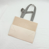 Bolsas de papel de compras personalizadas al por mayor, bolsas de papel de regalo de lujo con logotipo impreso, embalaje con asa