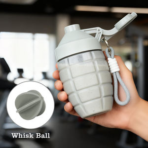 Botella Mezcladora Ergonómica de Primera Calidad para Entrenamientos en el Gimnasio con Agarre Antideslizante Cómodo - Product Image 4