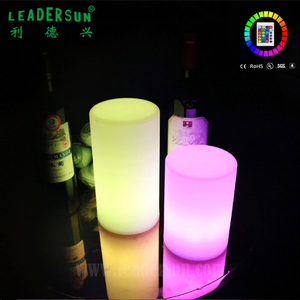 <span class=keywords><strong>Lampe</strong></span> de table cylindrique <span class=keywords><strong>LED</strong></span> rechargeable moderne à piles pour magasin, café, 16 couleurs RVB, télécommande - Product Image 4