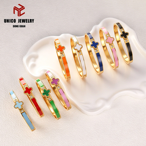 <span class=keywords><strong>Bracelet</strong></span> <span class=keywords><strong>manchette</strong></span> tendance en acier inoxydable plaqué <span class=keywords><strong>or</strong></span> 18 carats PVD, motif trèfle à quatre feuilles et papillon, pour <span class=keywords><strong>femme</strong></span> - Vente flash - Product Image 3