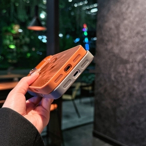 เคสโทรศัพท์แม่เหล็กแบบกระจกกล้องแท้ รุ่น Feather สำหรับ iPhone 17 16 15 14 Pro Max พร้อมกรอบเลนส์ลายไล่สีแบบเลเซอร์ - Product Image 6