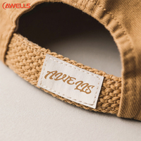 Étiquettes tissées lavables personnalisées avec un design personnalisé et une forme en rouleau pour les vêtements, les jeans, les sacs par AWELLS