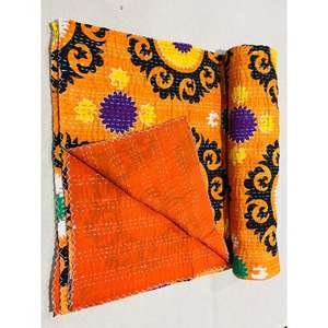 Colcha de algodón Kantha con estampado artístico hecho a mano, diseñada para brindar suavidad, confort y un estilo decorativo. - Product Image 5