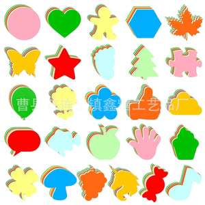 Ornements suspendus en bois Décorations pour arbre de Noël Couleur bois naturel Peints à la main Pleine couleur Forme triangulaire Pendentifs artisanaux - Product Image 3