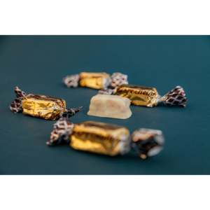 Torroncini Siciliani al Cioccolato con Noci, 20 Pezzi, Caramelle Solide Marroni - Product Image 1