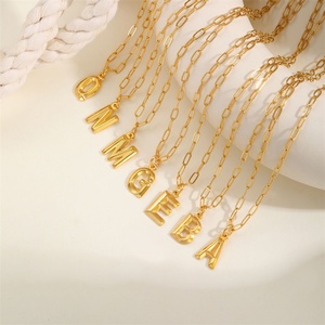 Collar de cadena de eslabones tipo clip con cierre OT simple para mujer, con colgante de letra, collar minimalista con inicial del alfabeto - Product Image 1