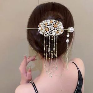 Épingles à cheveux de luxe en zircon avec longs pompons papillon pour femmes, nouveau style chinois 2025, épingles à cheveux en métal Hanfu, accessoires pour cheveux - Product Image 3