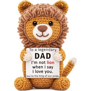 Peluche Le Roi Lion faite main au crochet avec une carte inspirante - Un cadeau parfait <span class=keywords><strong>pour</strong></span> montrer votre amour à votre famille et vos amis - Product Image 1