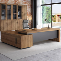 Bureau de direction moderne et simple, encastré, avec armoire latérale