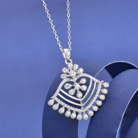 Collier pendentif en argent sterling 925 de luxe incrusté de zircon, en forme d'éventail de paon ajouré, pour femme