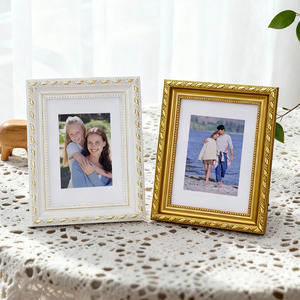 <span class=keywords><strong>Cadre</strong></span> <span class=keywords><strong>photo</strong></span> en plastique doré de style européen classique, vente en gros, taille 5x6x8"A4, décoration murale pour mariage - Product Image 2
