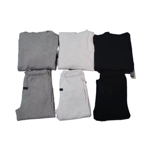 Set Tuta Invernale di Lusso Essenziale per Uomo, Felpa con Cappuccio e Pantaloni in Maglia, Completo Sportivo da Uomo - Product Image 3