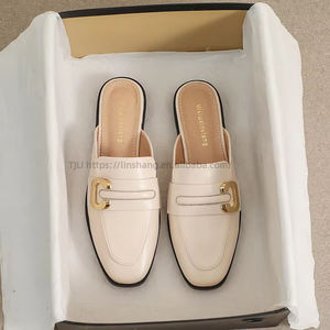 In the <b>Summer</b> of , New Women's Slippers Be Worn With a <b>Flat</b> Toe <b>Cap</b> and a Pair Mules - Product Image 2