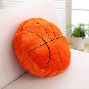 Variété de styles Peluches Football Basketball Jouets en peluche en forme de ballon Coussin de lit Oreiller Décoration de la maison - Product Image 5